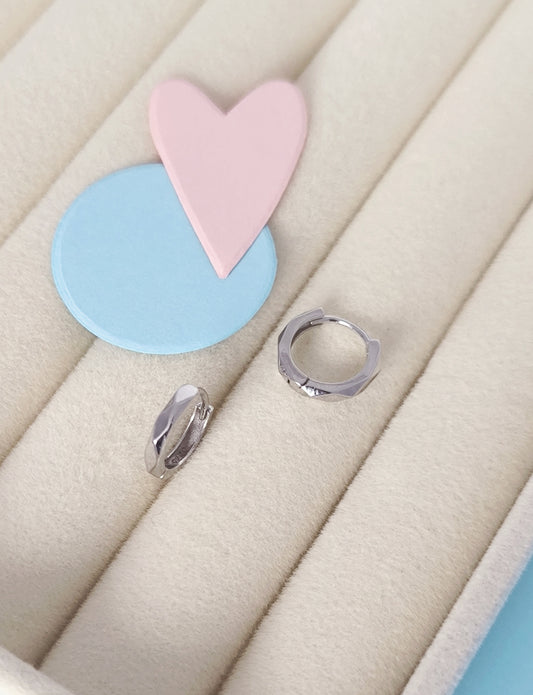 925 Sterling Silver Diamond-Shaped Huggie Hoop Earrings