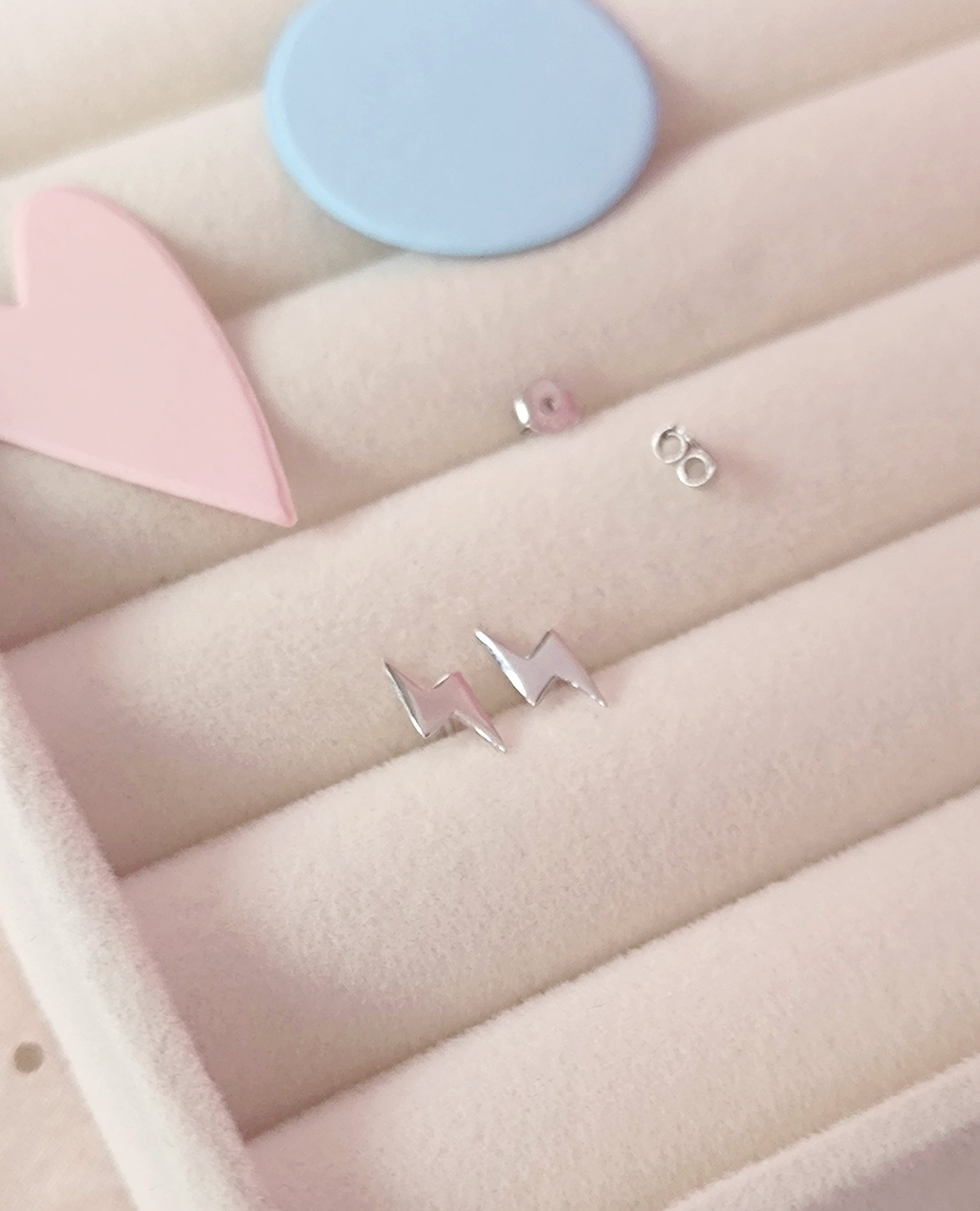 Lightning Bolt Stud Earrings – 925 Sterling Silver. TY002